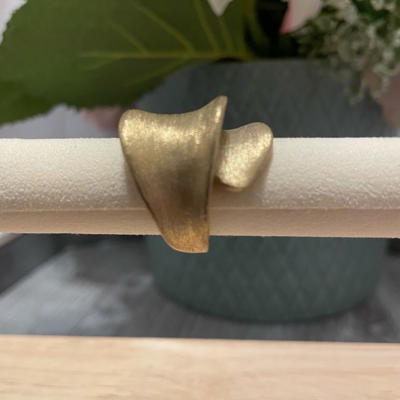 Matte Gold Ring-size 9 - Picture 2 of 13